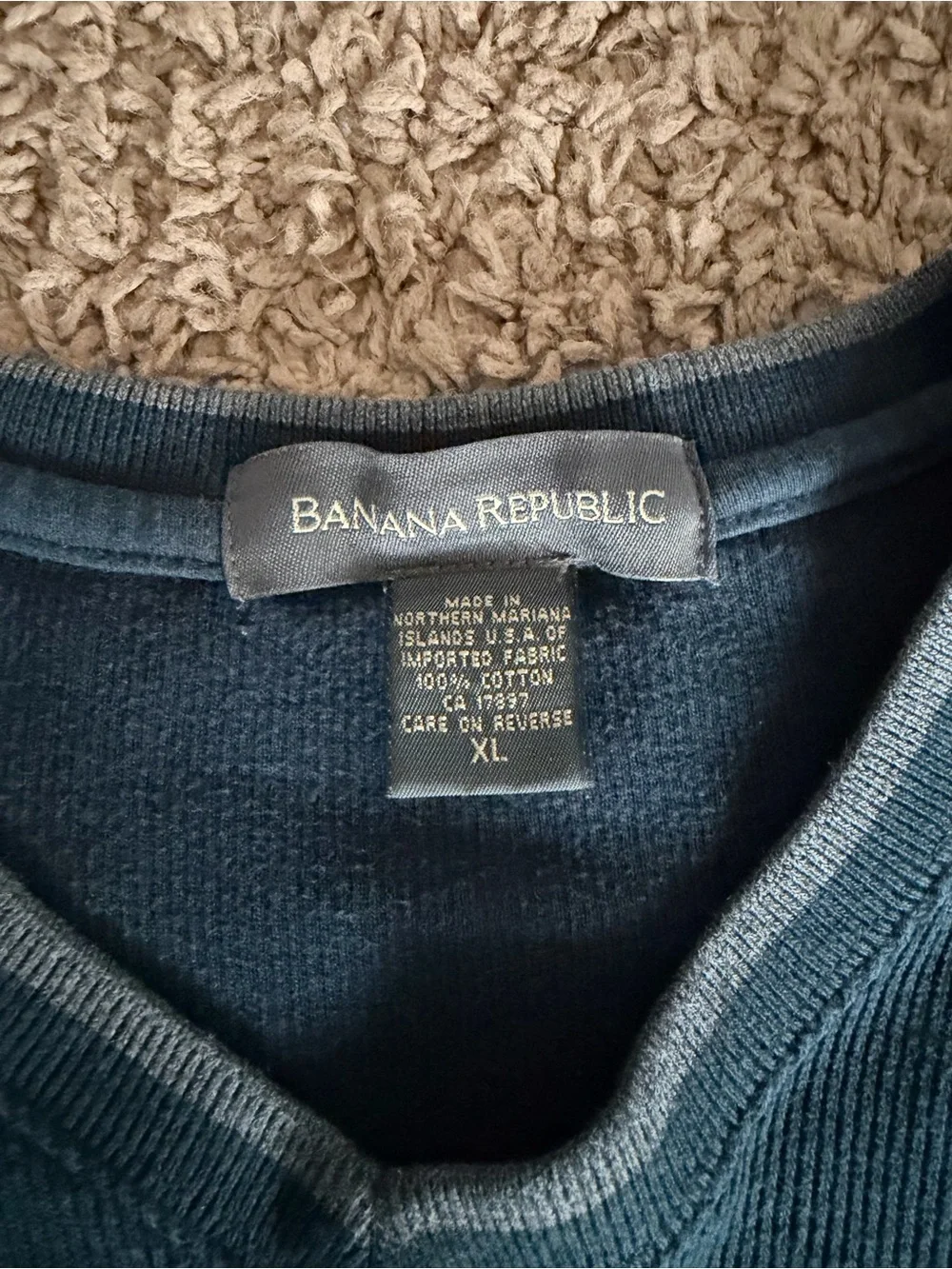 VTG Banana Republic Men's Two-Tone V-Neck Sweater in Navy and Gray